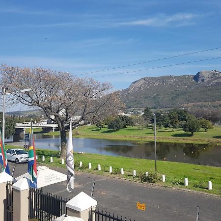 Sunset Boulevard Riverlodge Paarl Bagian luar foto