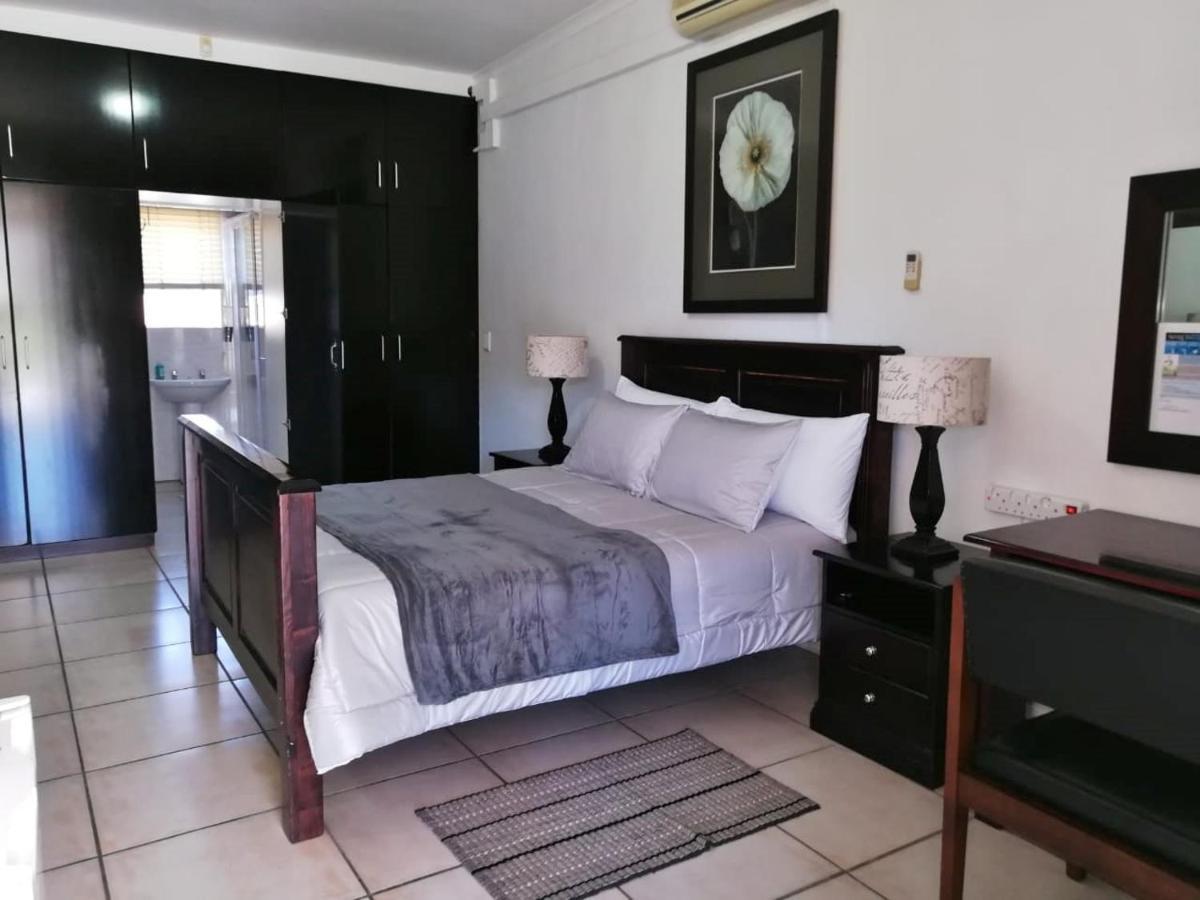 Sunset Boulevard Riverlodge Paarl Bagian luar foto